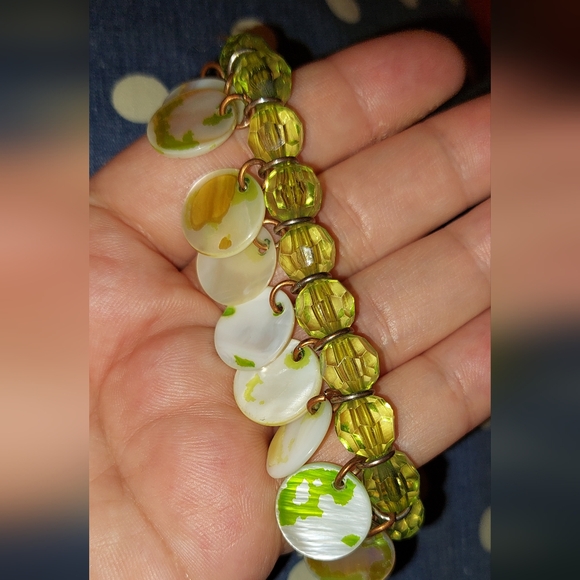 Jewelry - Green and White Beaded And Shell Bracelet